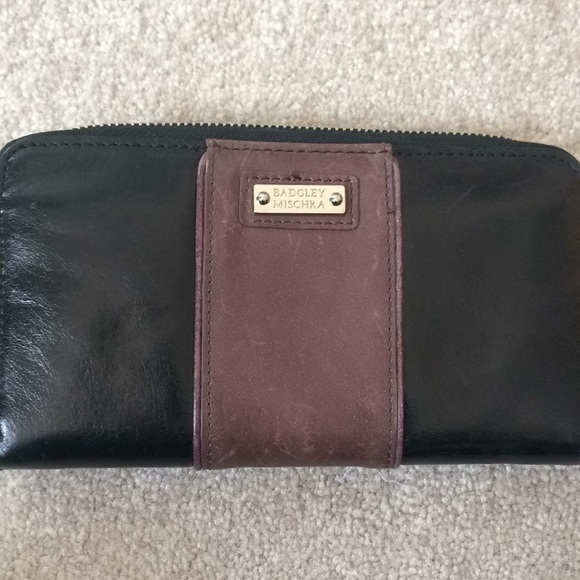 PREOWNED BADGLEY MISHKA BLACKBROWN LEATHER WALLET - Picture 4 of 7